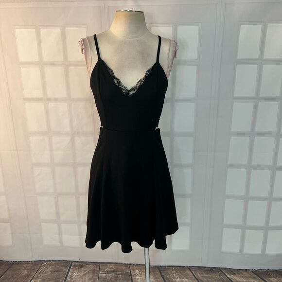 Lush Lulus Black Perfect Evening Lace Skater Mini Dress Small NWT - Picture 4 of 11